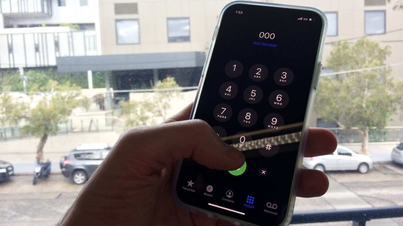 یک گوشی موبایل