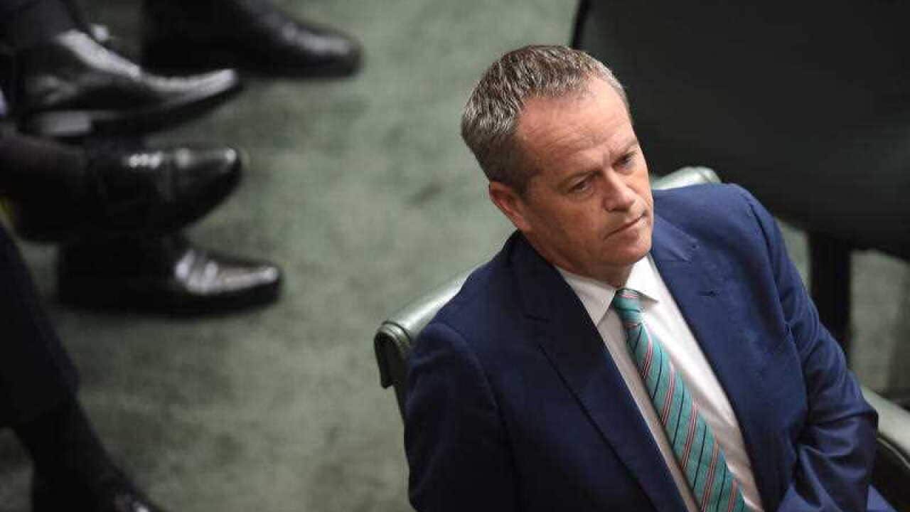 Australian Opposition Leader Bill Shorten reacts during House of Representatives Question Time at Parliament House in Canberra, Thursday, Nov. 26, 2015. (AAP Image/Lukas Coch) NO ARCHIVING