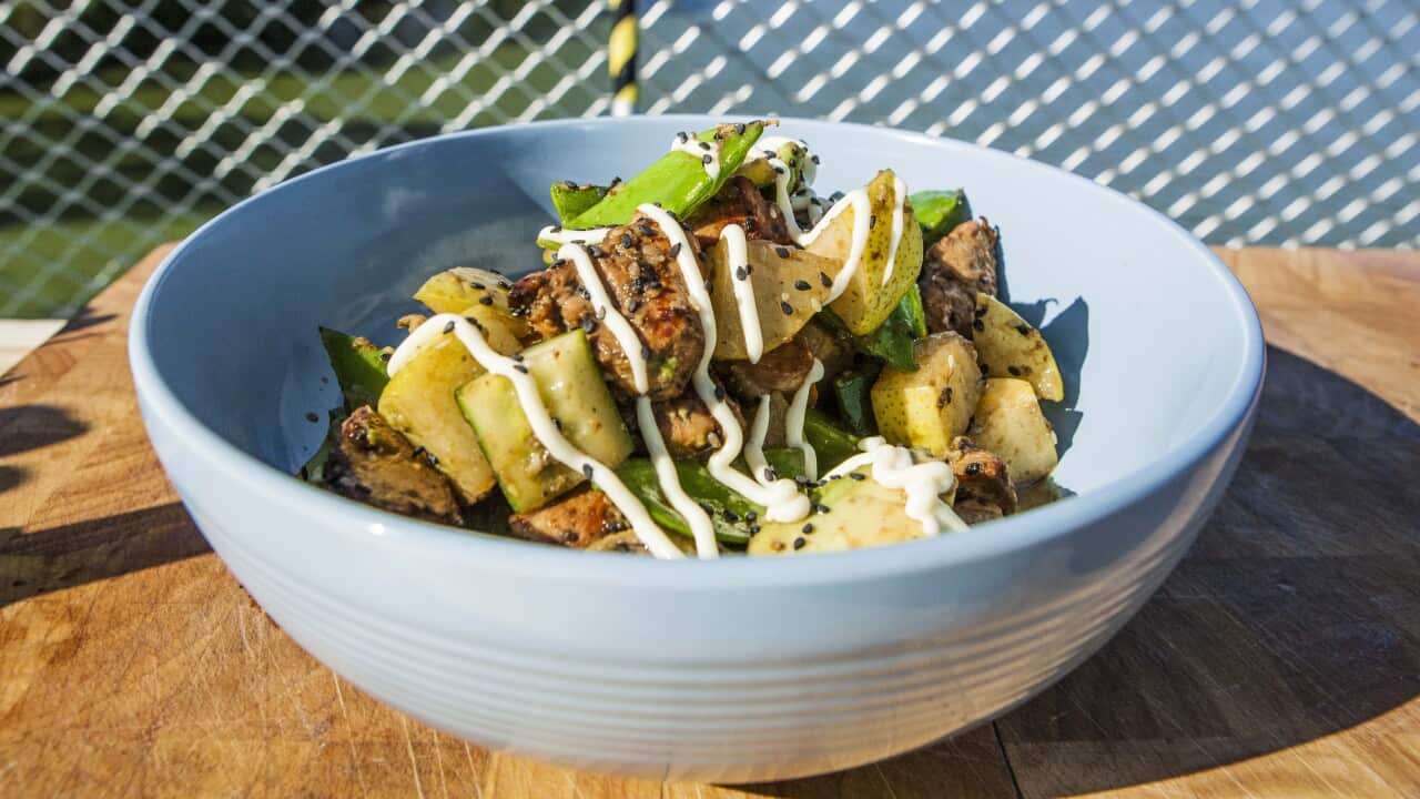 Everyday_Gourmet_S5_Ep32_Japanese Chicken Salad.jpg