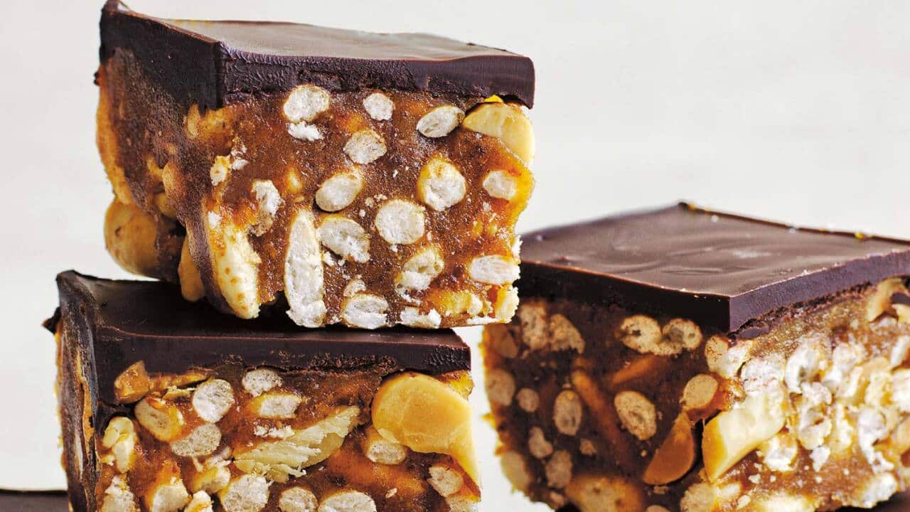Chocolate peanut slice
