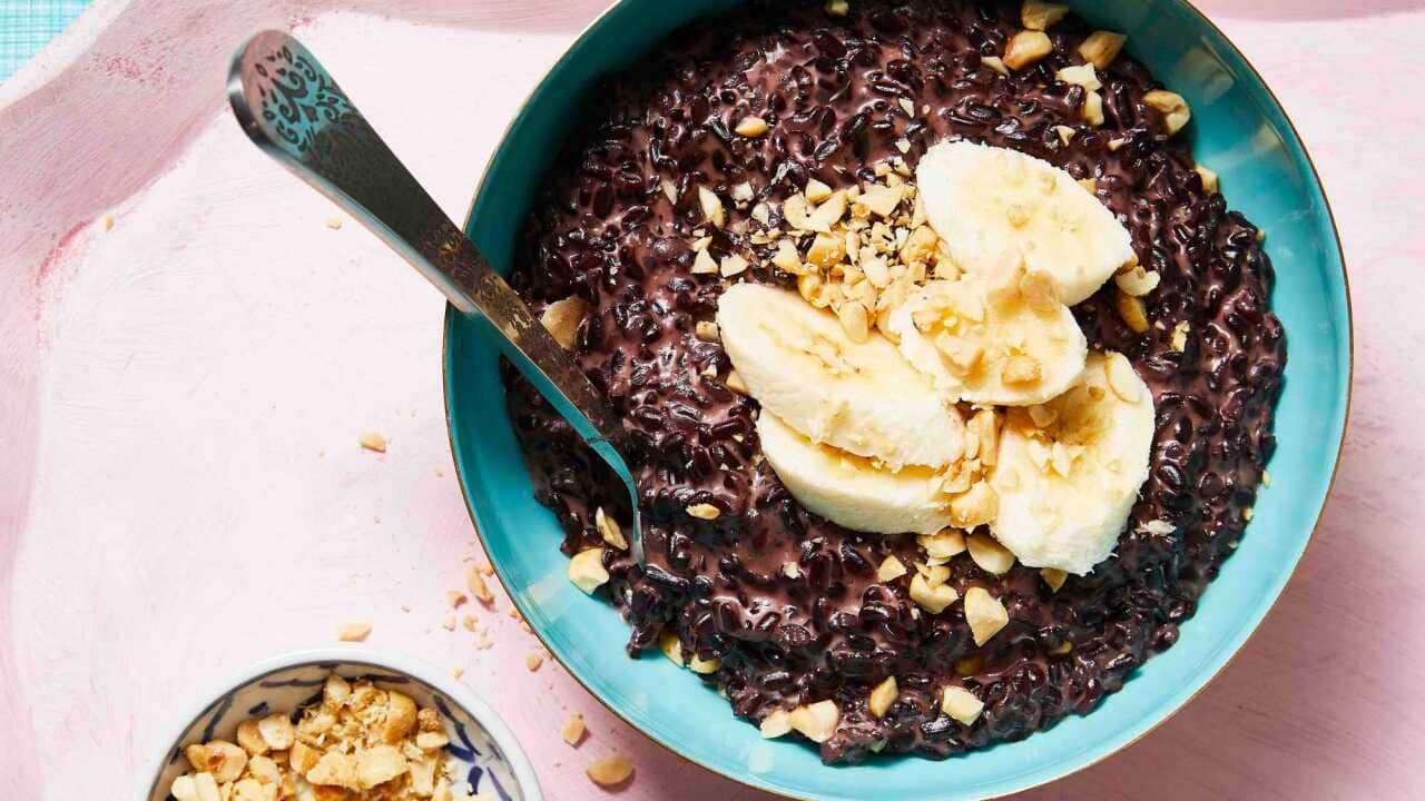Bubur pulut hitam (Black rice porridge)