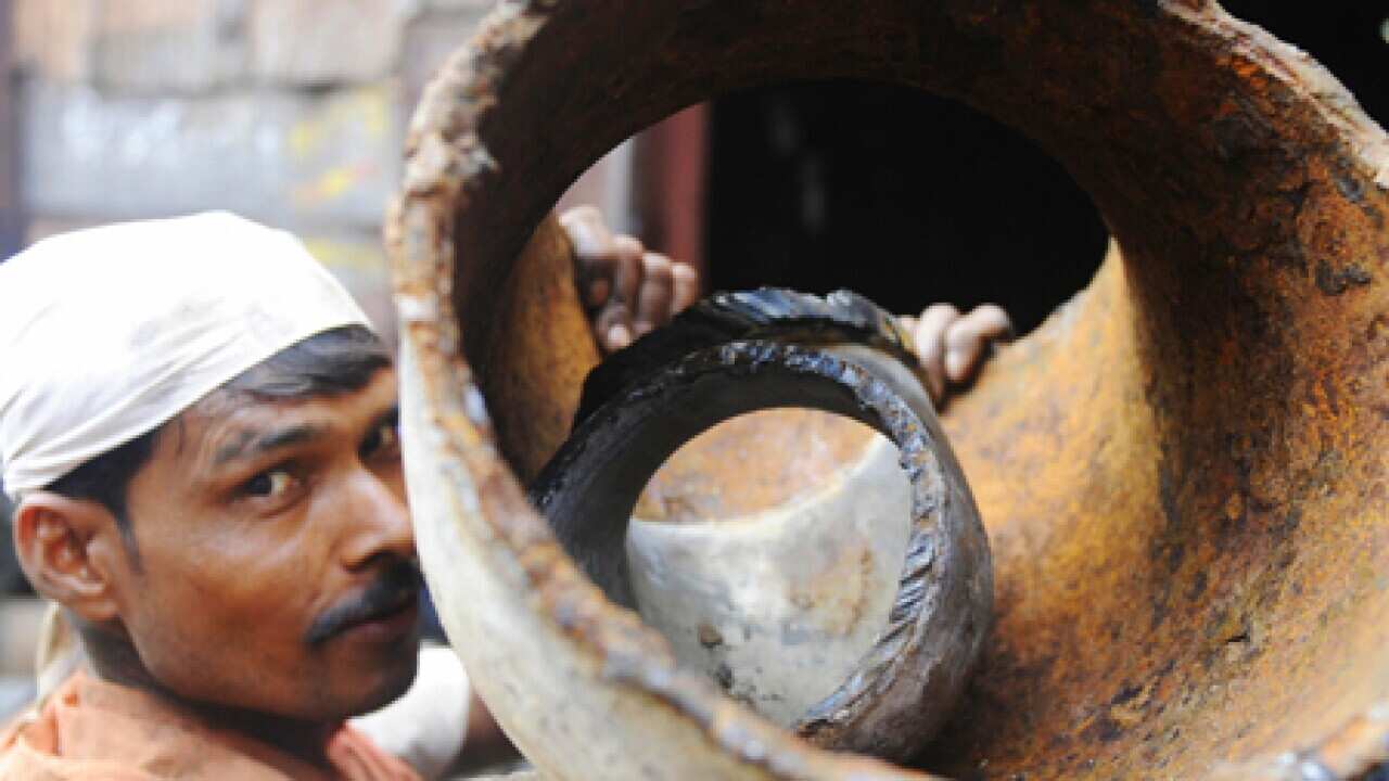 india_labourer_worker_100531_B_getty_794313034