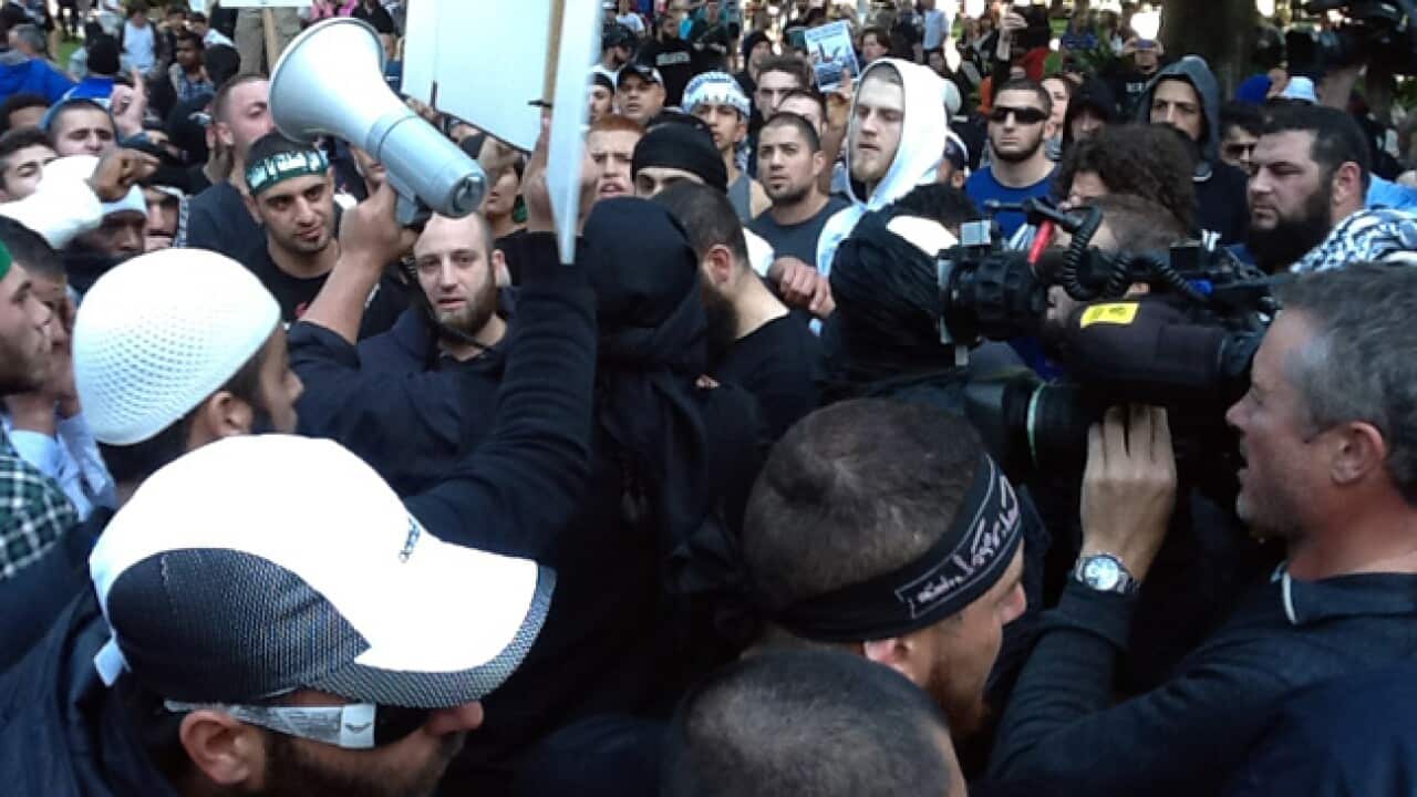 anti_islam_sydney_120915_aap_b_48442939