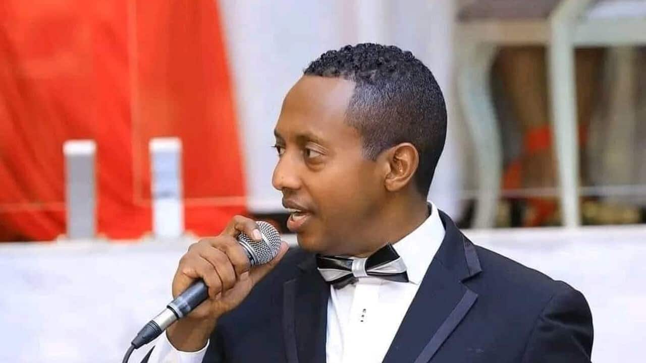 Singer Madingo Afework.jpg