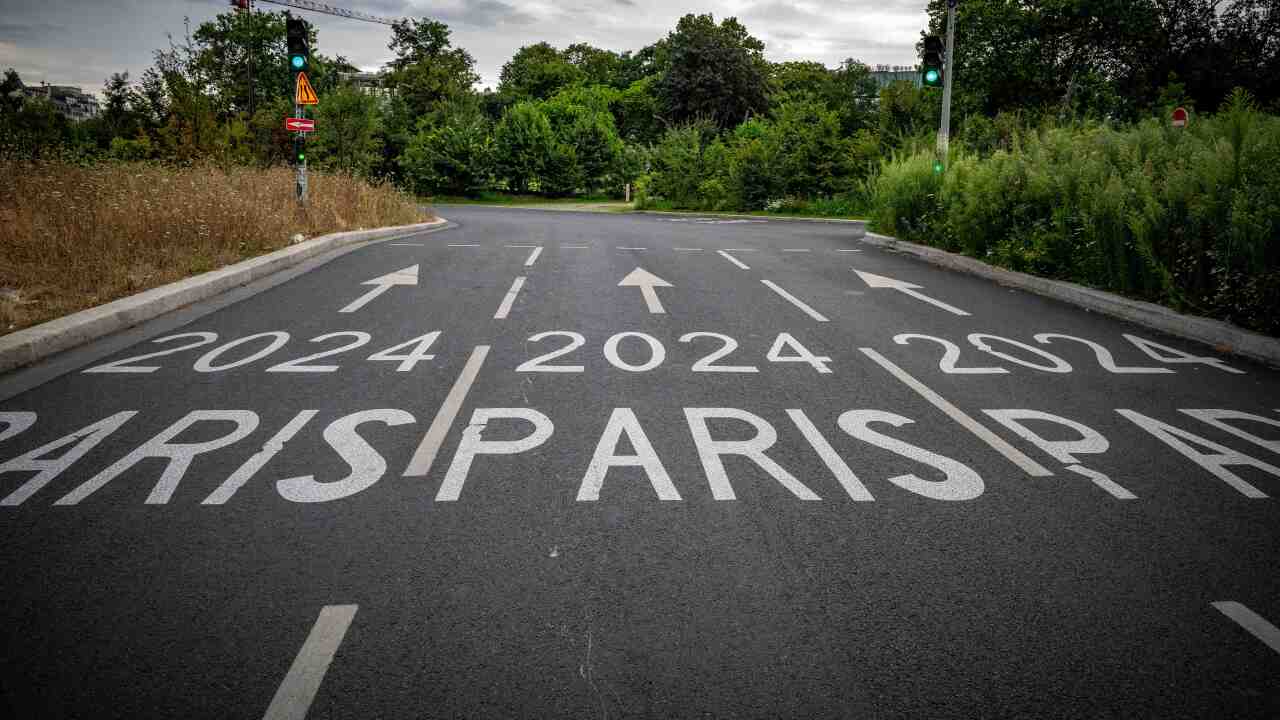 Reserved Olympic traffic lane on Peripherique - Paris