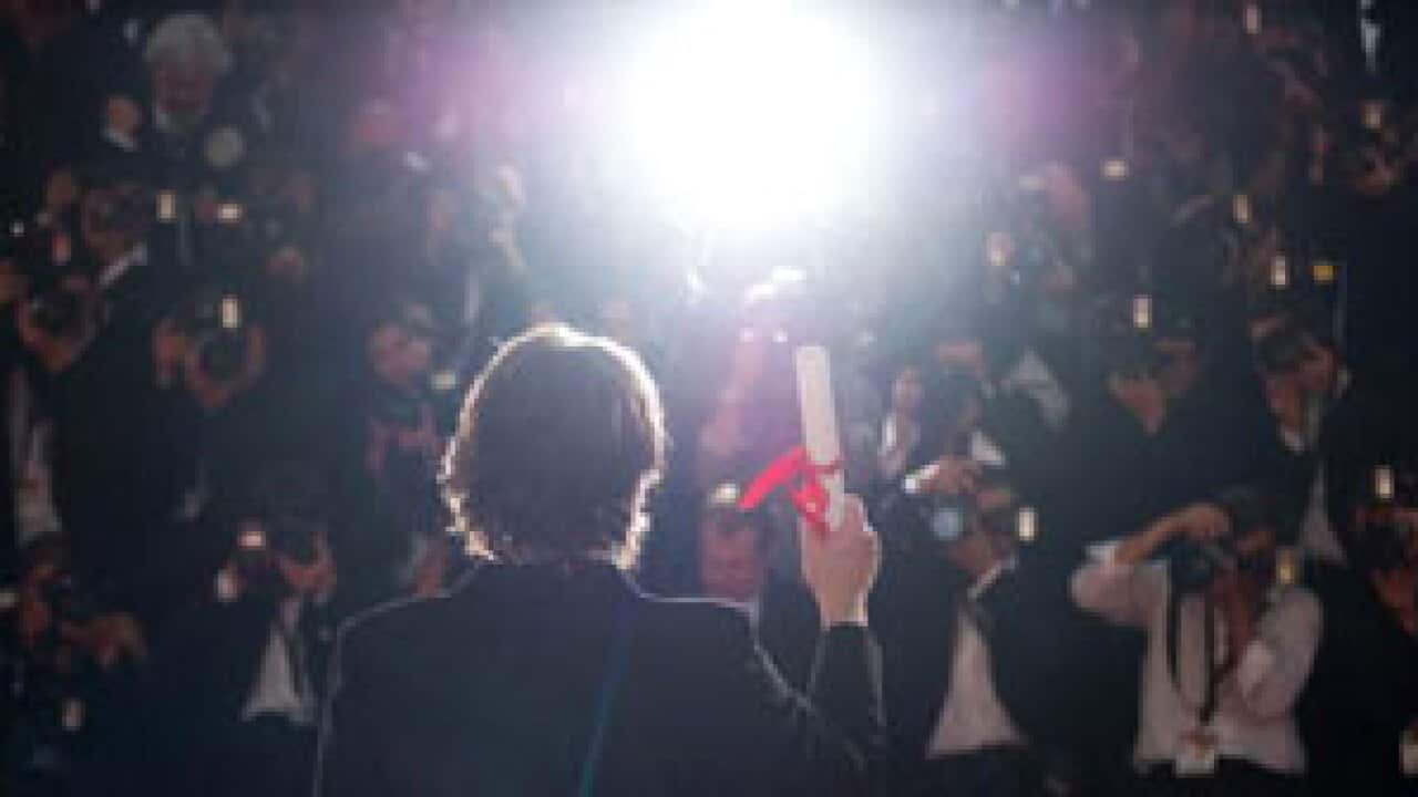 Cannes_closing_almaric_papparazzi_301_1694718889