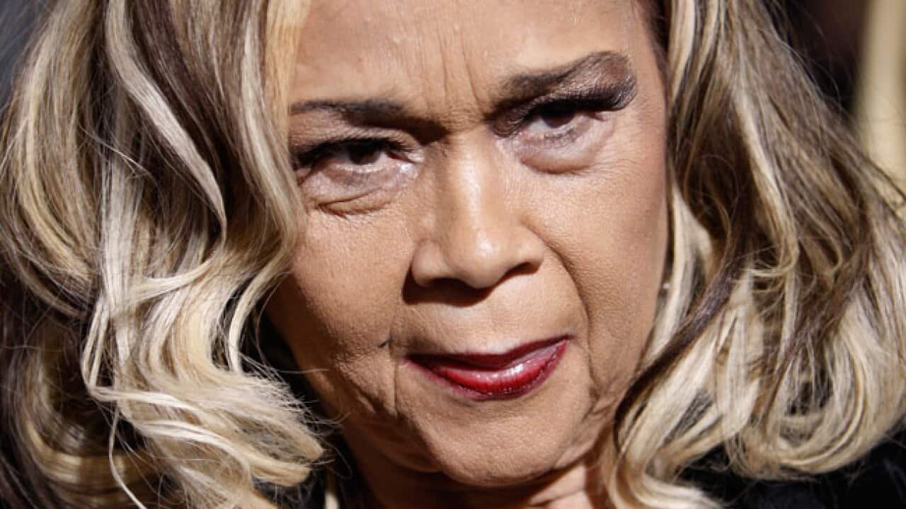 ettajames_120121_B_aap_2084020922