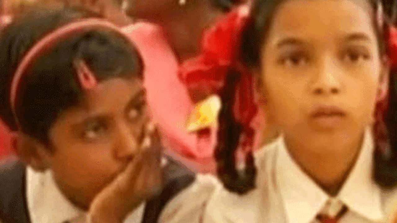 india_girls_L_111026_cnn_1194045495