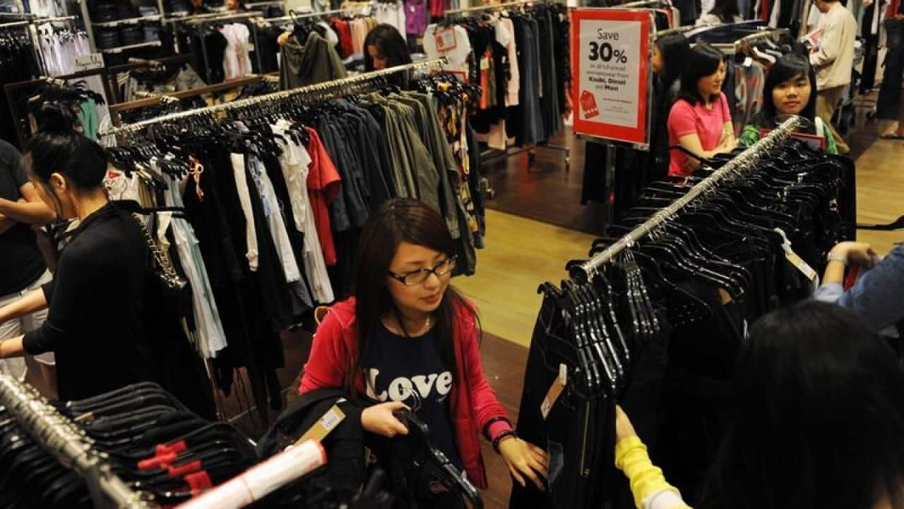 Thousands of shoppers pour into David Jones.