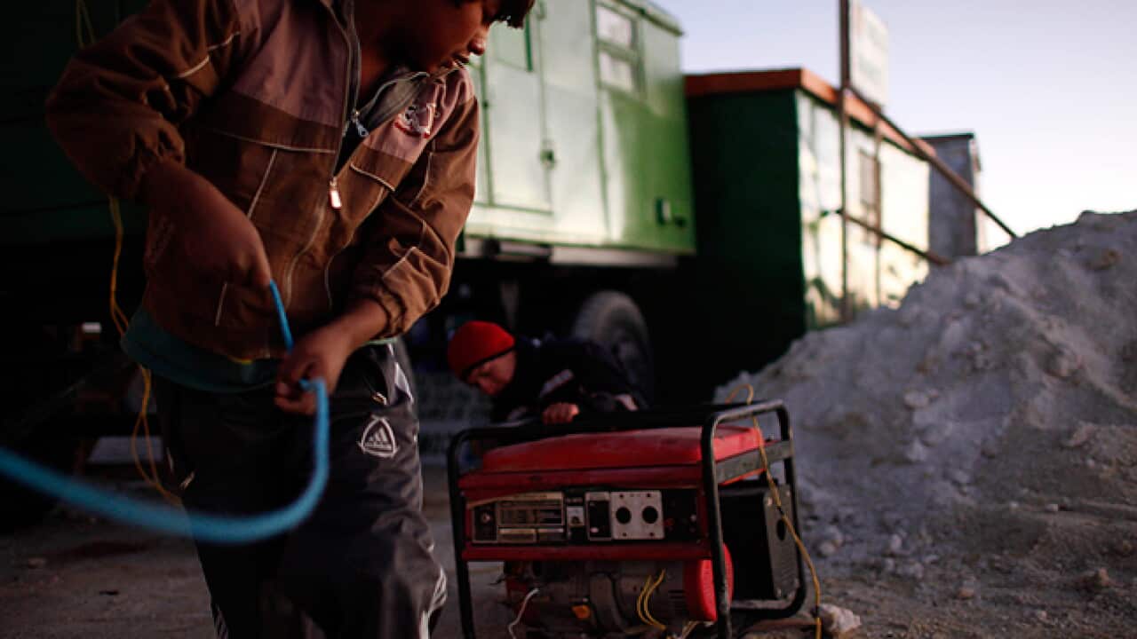 mining_lithium_bolivia_L_120315_aap_1594592331
