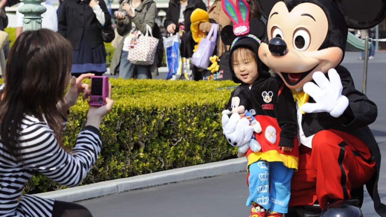 japan_disneyland_b_20110416_aap_1670910610