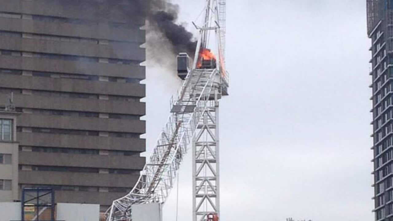 collapsed_crane_121127_twitter_454525484