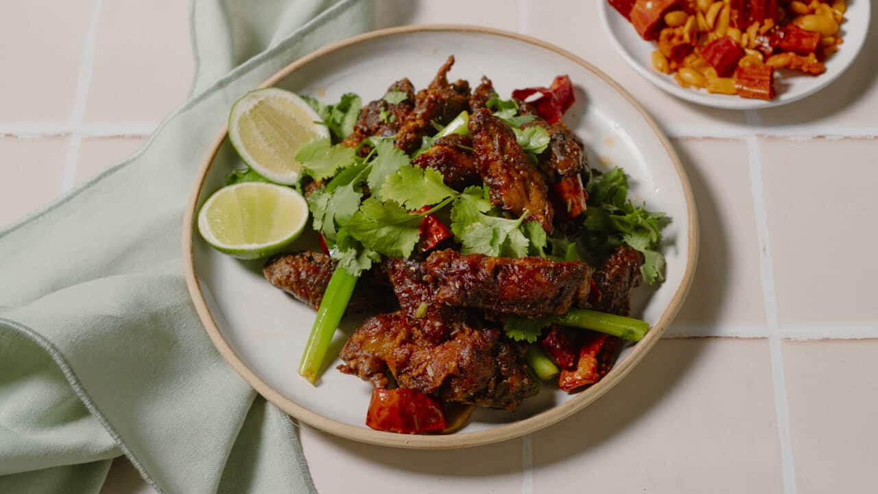 Wok-fried Sichuan chicken wings