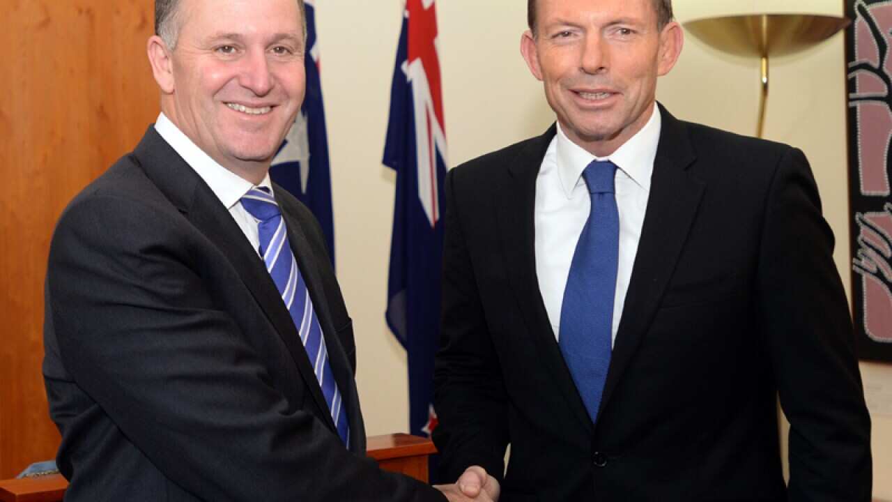 Prime Minister Tony Abbott (R) and New Zealand Prime Minister John Key