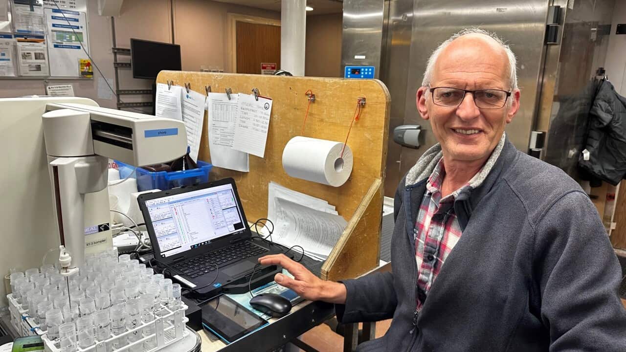 Karel Bakker op de RV Inestigator