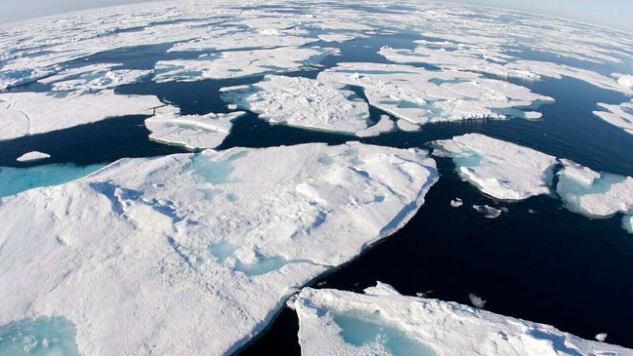melting_ice_climate_change_b_111013_aap_1145139709