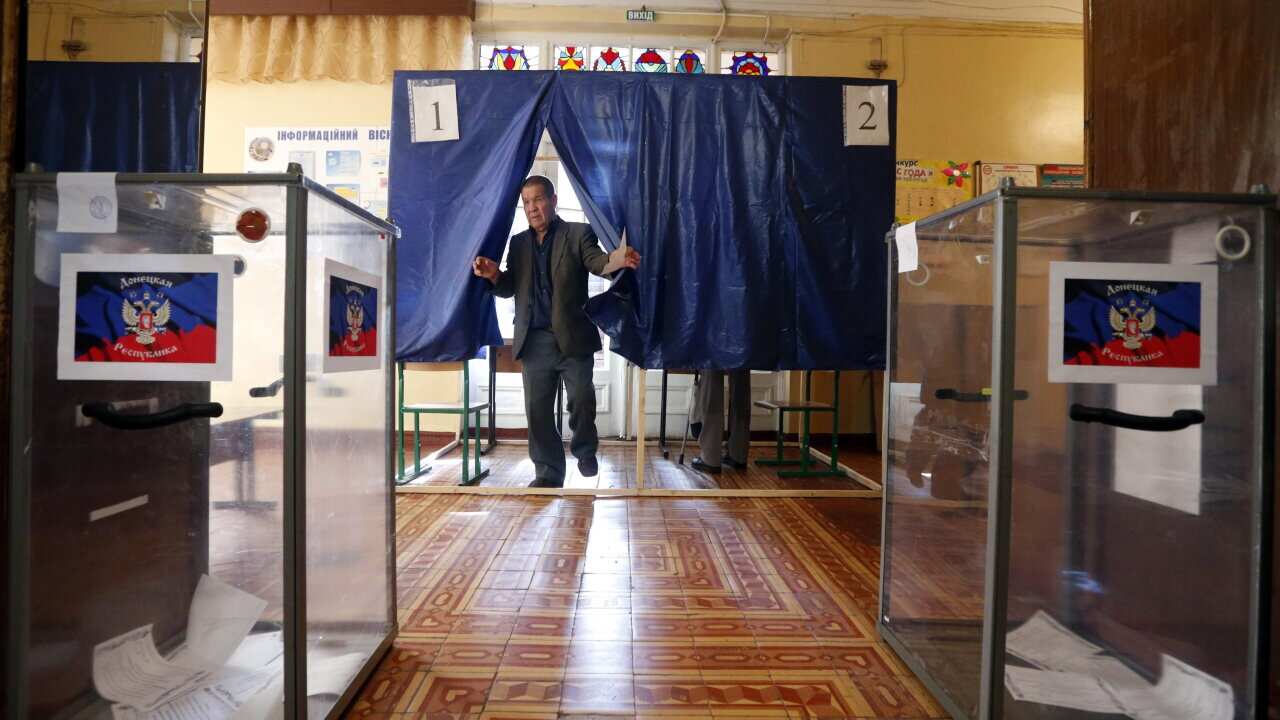 ukraine vote donetsk epa 110514.jpg
