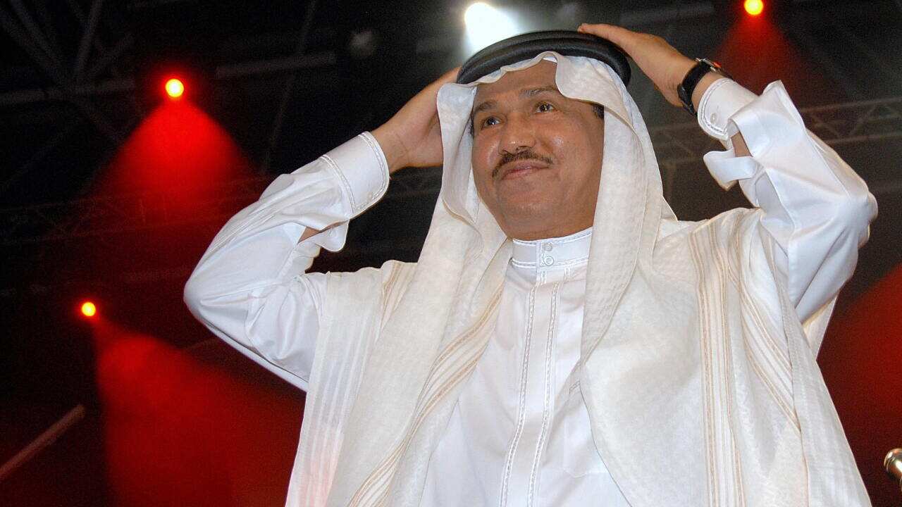 Saudi Arabian singer Mohammad Abdo salut