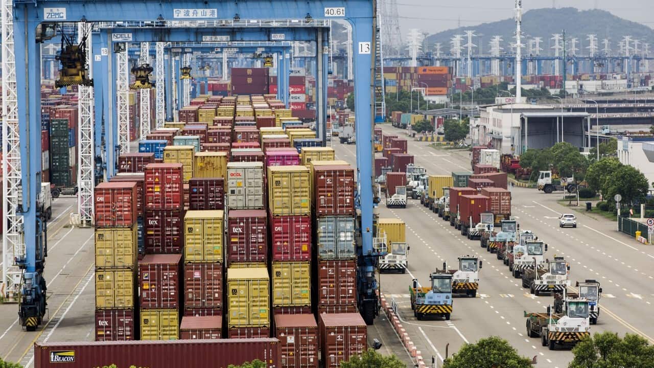 Çin'deki Ningbo limanında gönderilmeye hazır konteynerler