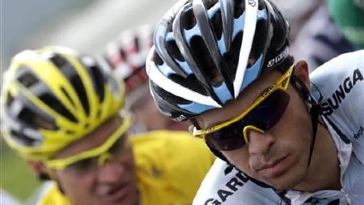 contador-and-evans-break-tour-de-france--1547354658-large.jpg