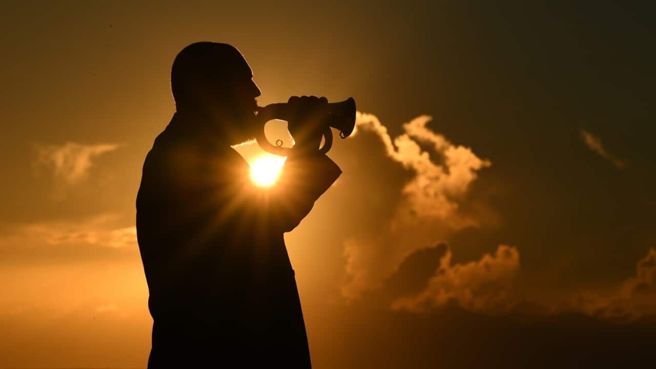 One man's emotional Anzac Day journey to say thank you (1626476)