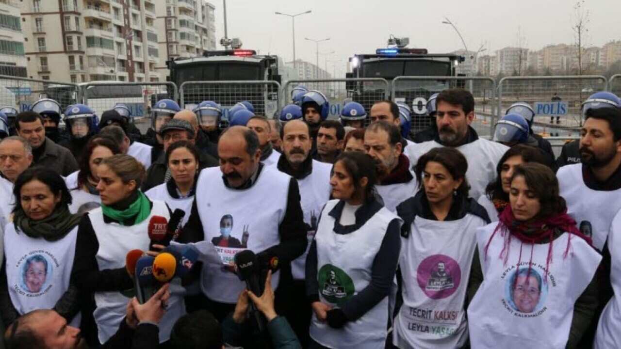 Kurdish MPs protest in support of Leyla Guven