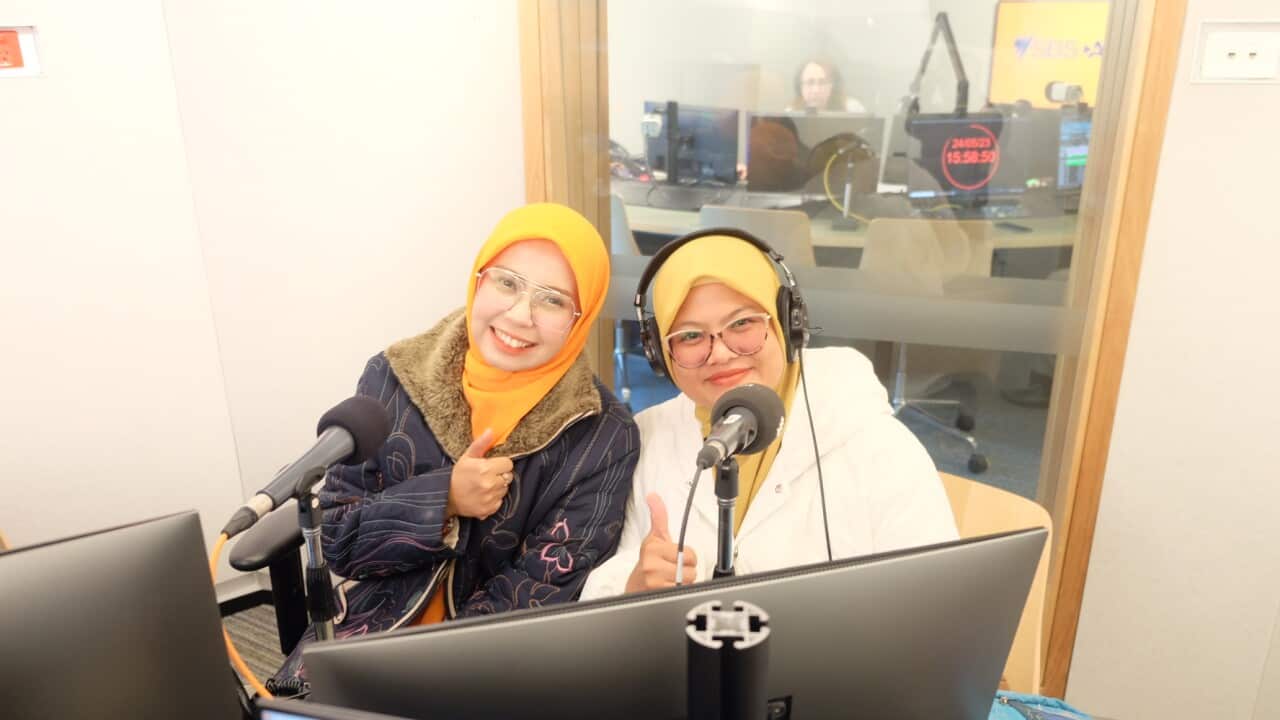 Vanny Vabiola (on the left), Indonesian singer and song writer and her manager, Dr Rani Silvia in SBS Studio, talk about Vanny’s upcoming performance in the Autumn Peace Concert, 30 May 2023 in Melbourne.