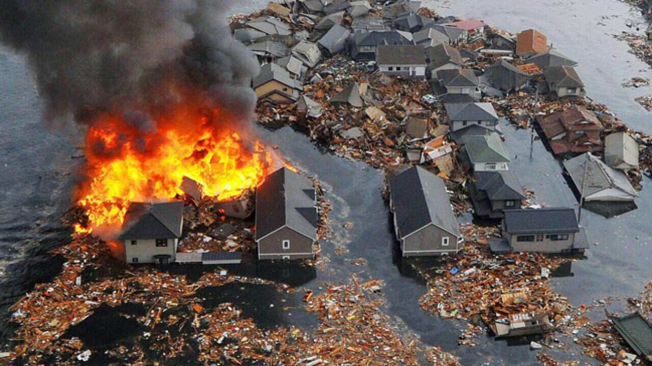 tsunami_364342932