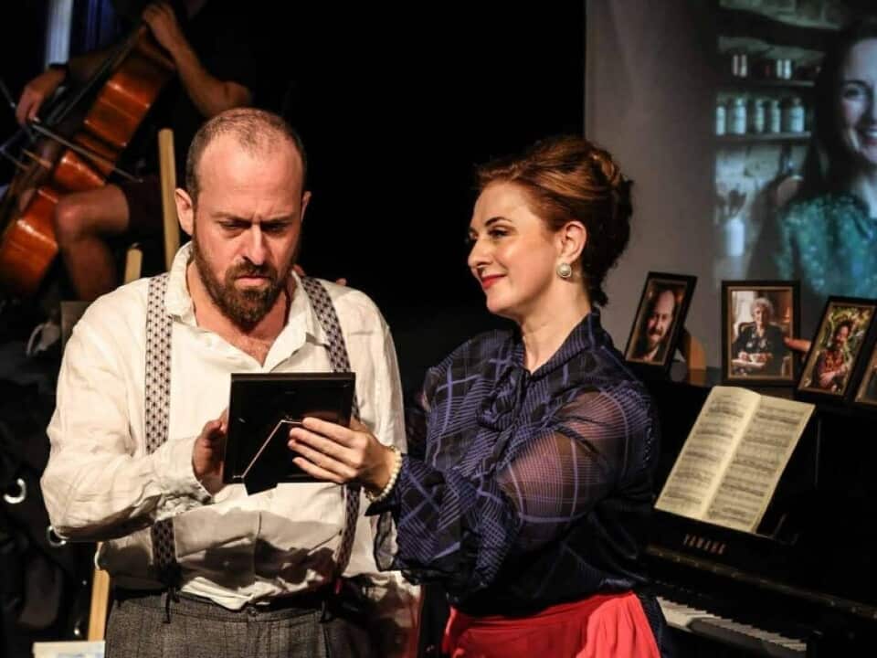 Christopher Hillier, Elena Xanthoudakis / Robin Halls