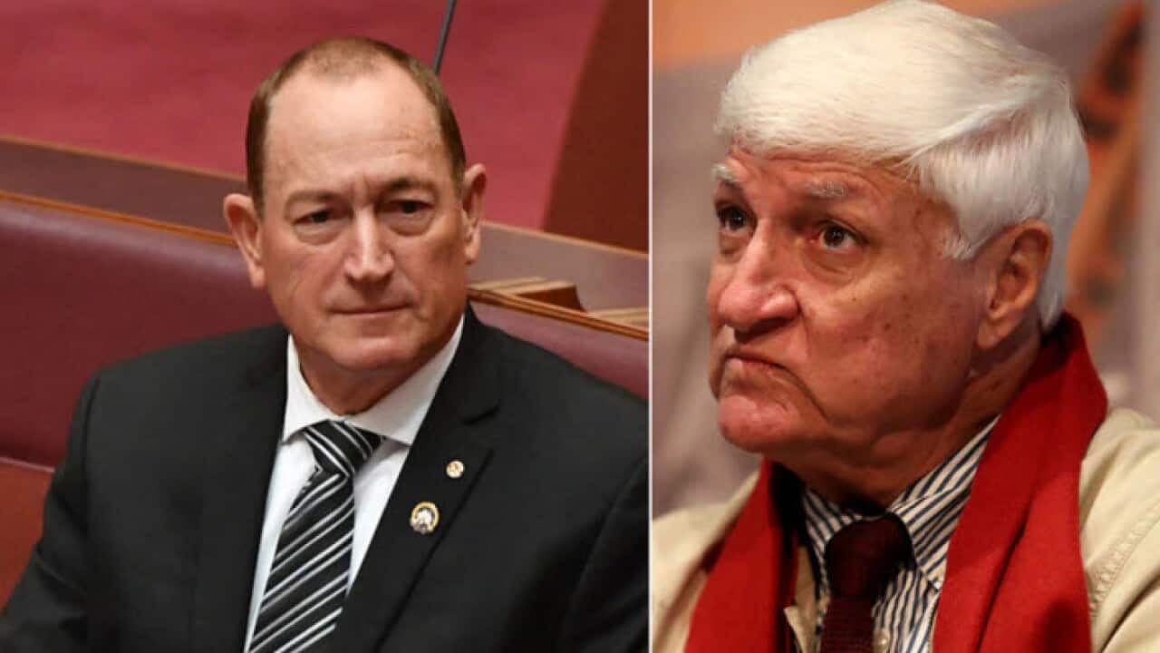 سناتور انینگ در سمت چپ و باب کاتر