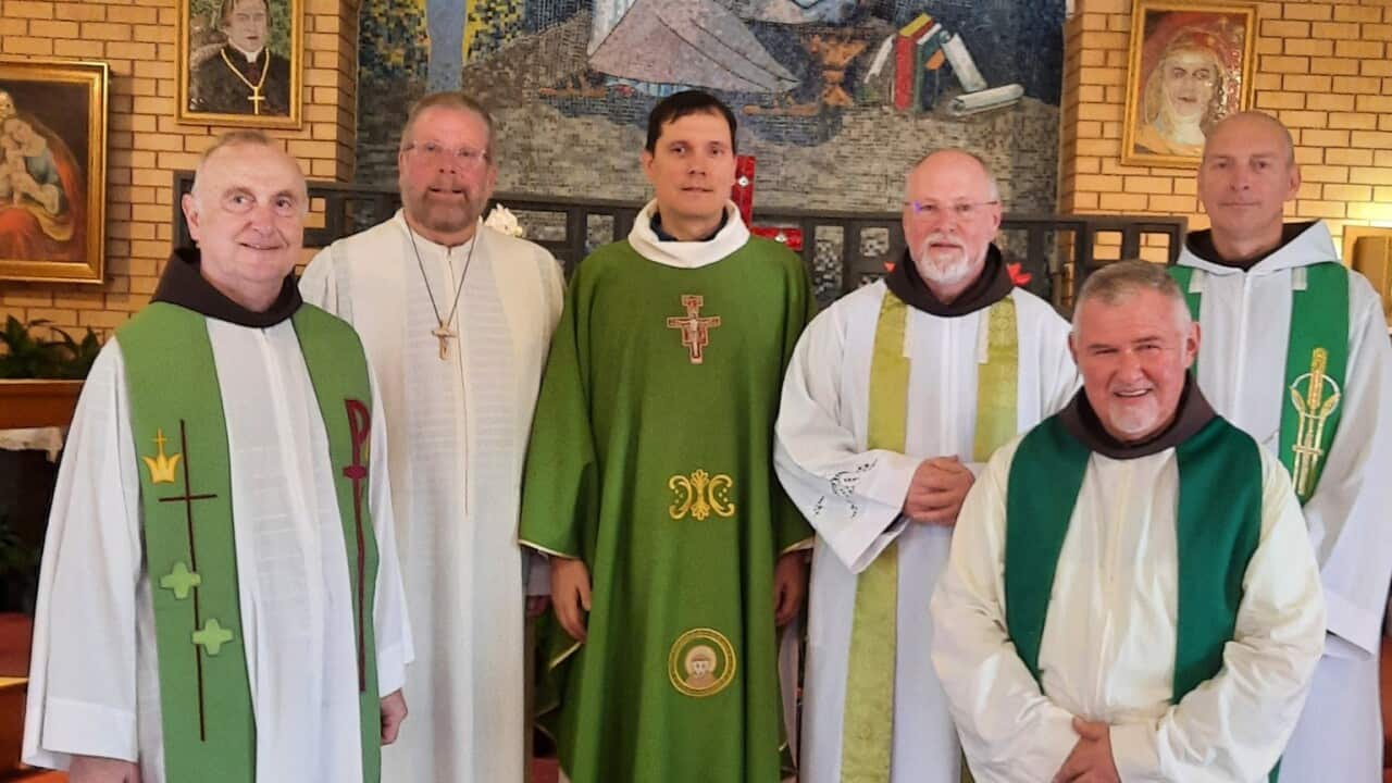 Domači in gostujoči patri v Kewu