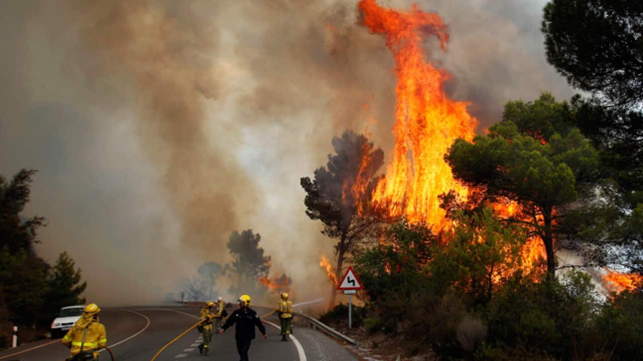 Spain_fire_120901_aap_b_1210154416