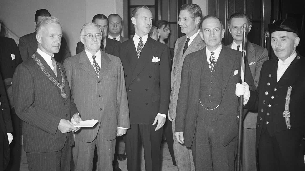 At the City Hall in Amsterdam five members of the American Congress