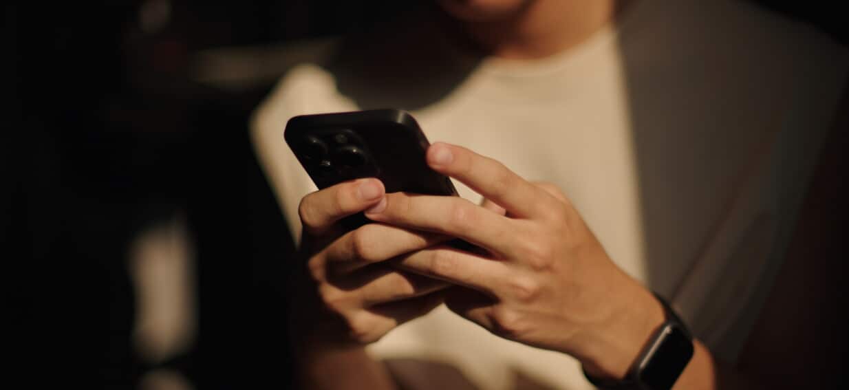 'Hey bro. Pay me': The message exposing a growing threat to young Australian men