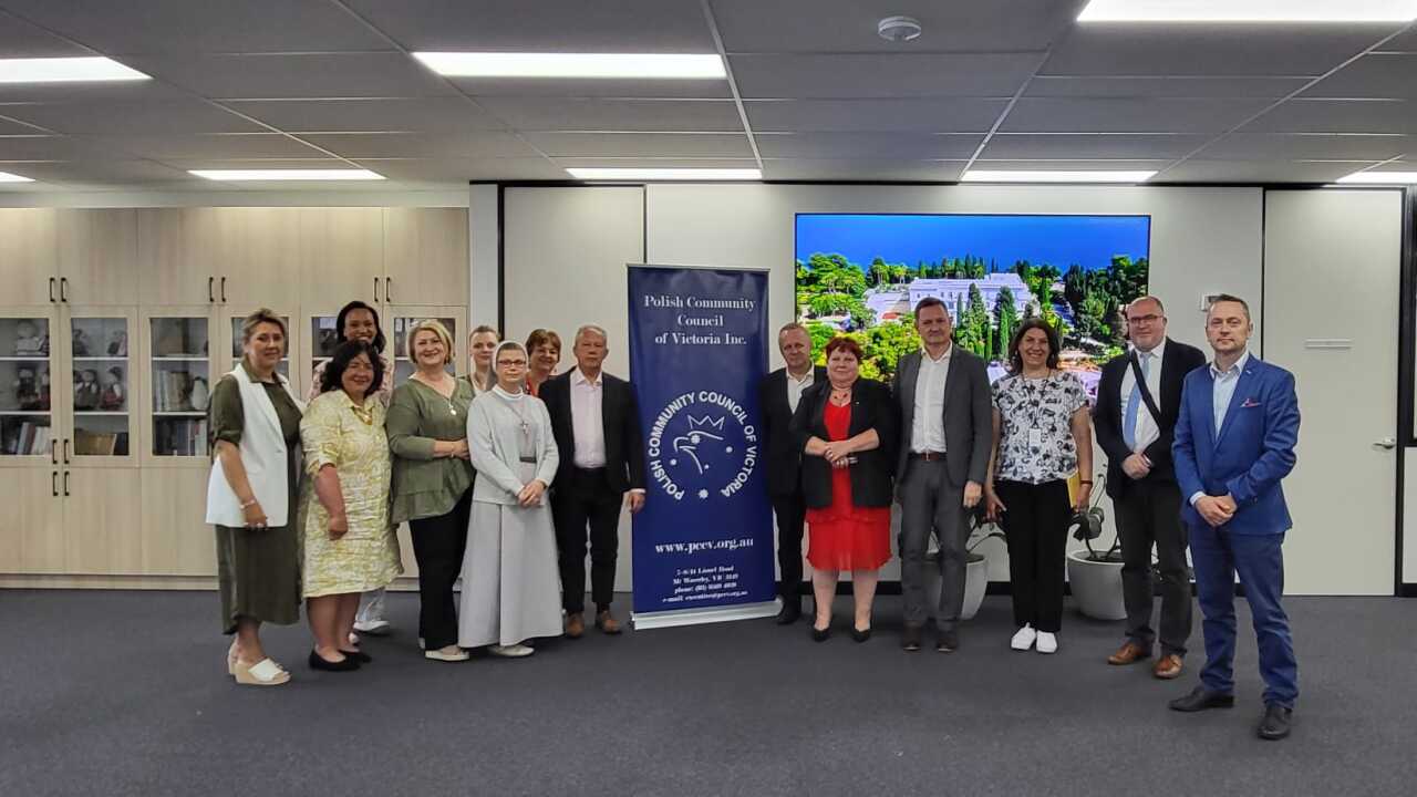 Wizyta w Wiktorii - delegacj Prof Golebiowski i prof Bien.jpg