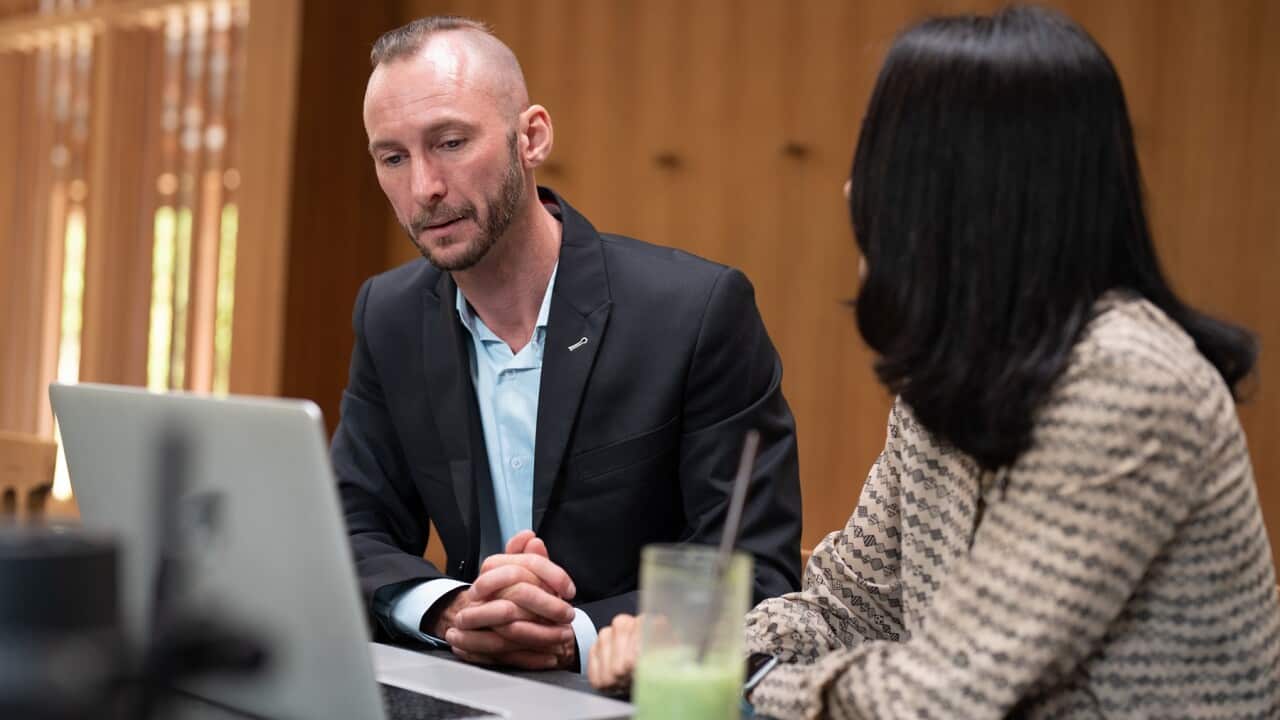 Financial advisor advice to financial guidance with individuals and organisation