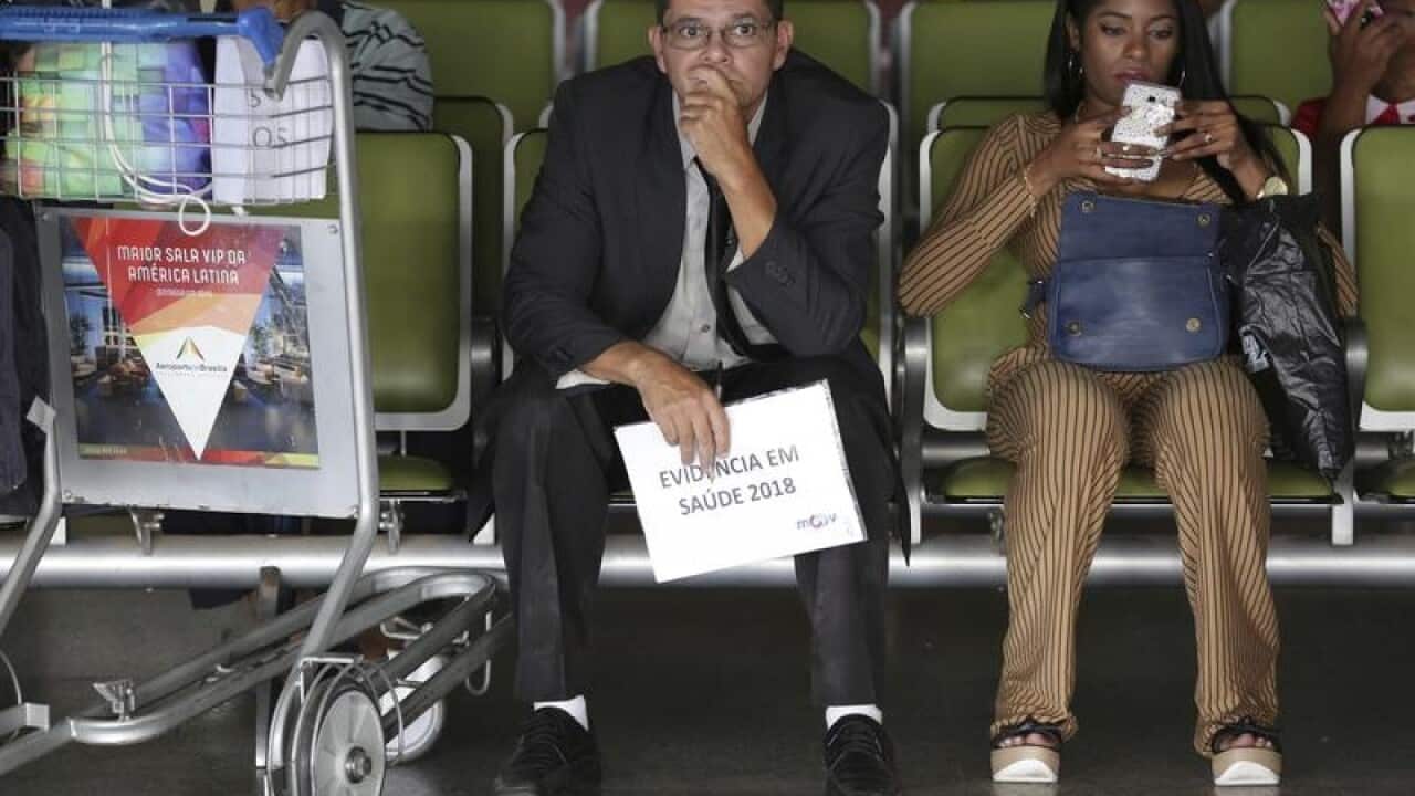 Cuban doctors at the airport