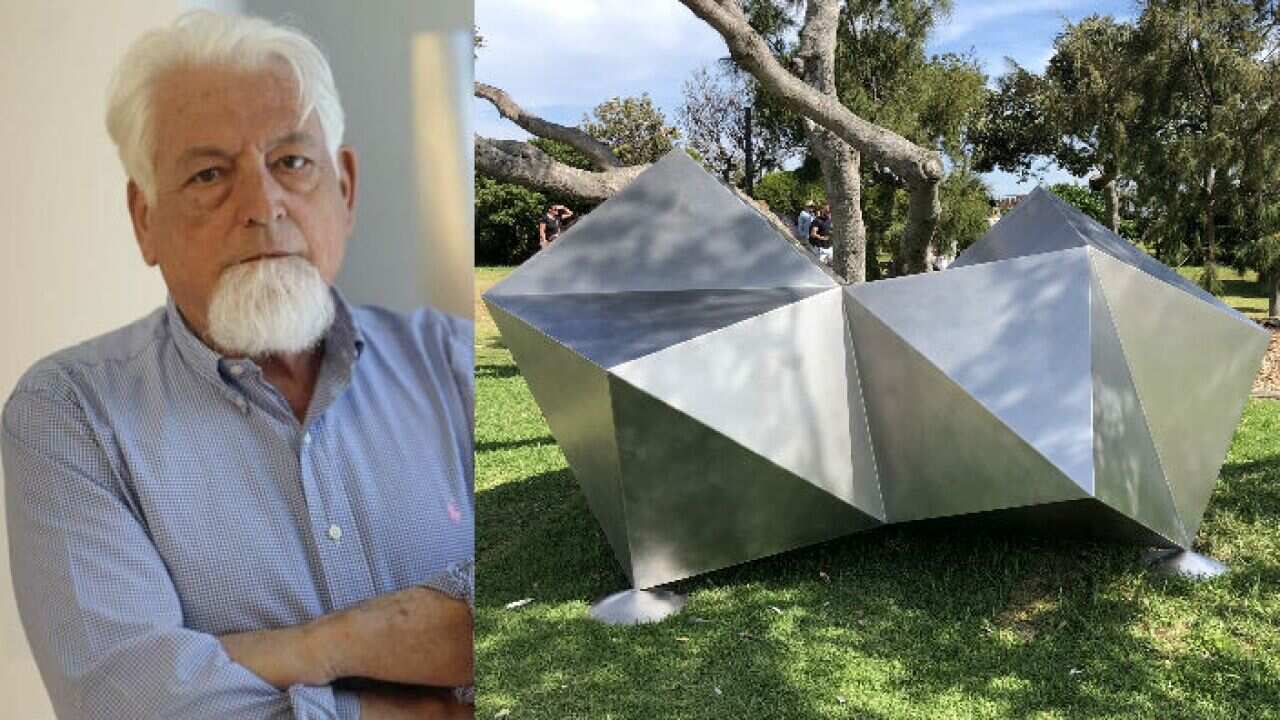 Manuel Ferreiro Badia y su escultura "The Thing"