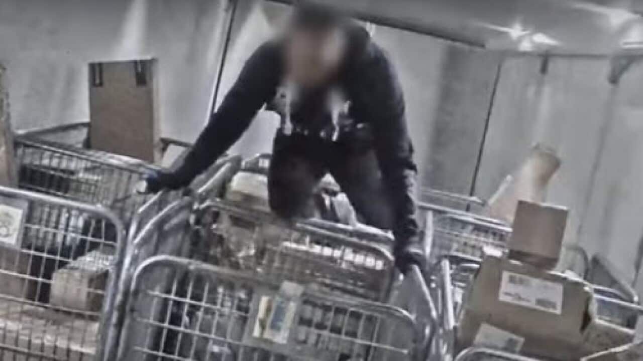 Swedish robbers steal from a PostNord truck.