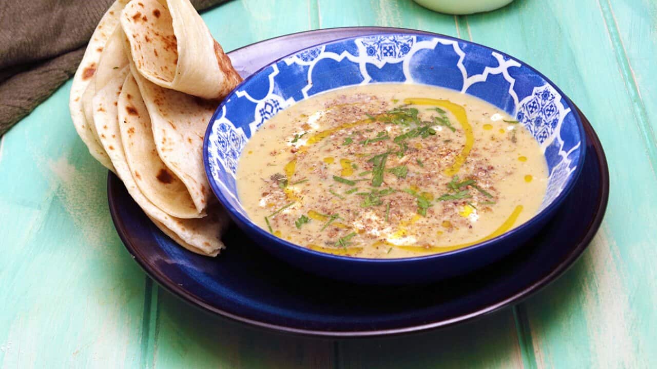 Quick warm hummus soup