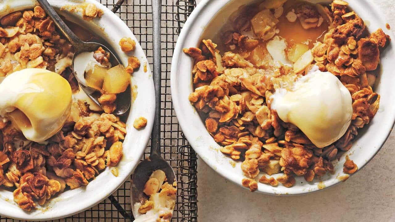 Toasty apple crumbles
