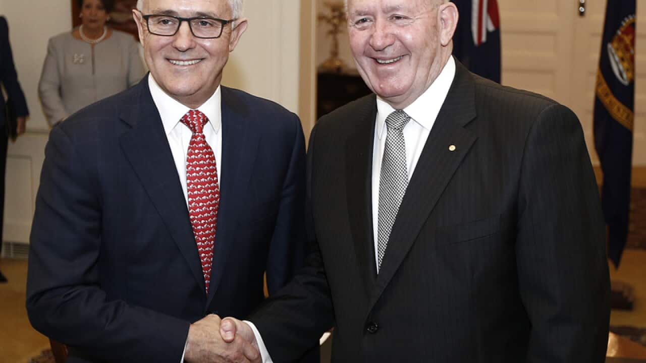 Malcolm Turnbull (L) and Governor General Sir Peter Cosgrove