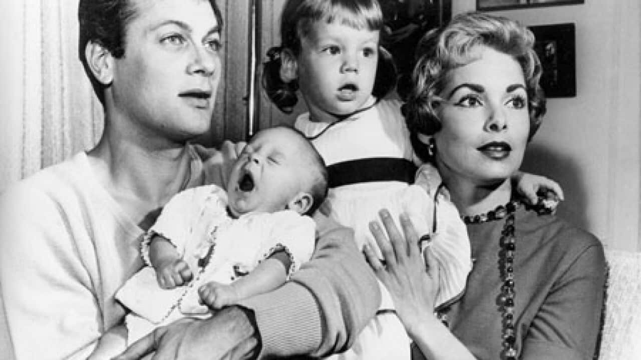 Tony_curtis_Family_101001_AAP_B_1668133345