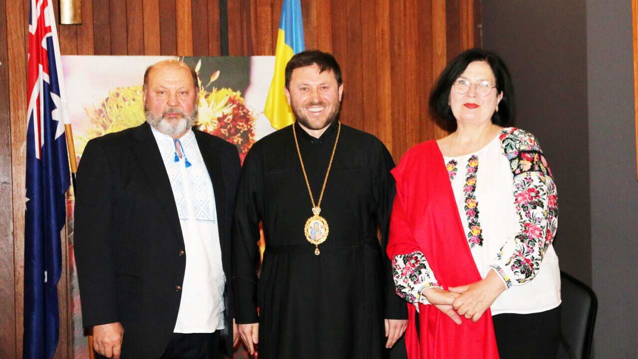 Bishop Mykola Bychok and Dr Mykola & Olena Kulinich, Essendon, 20/11/2021.