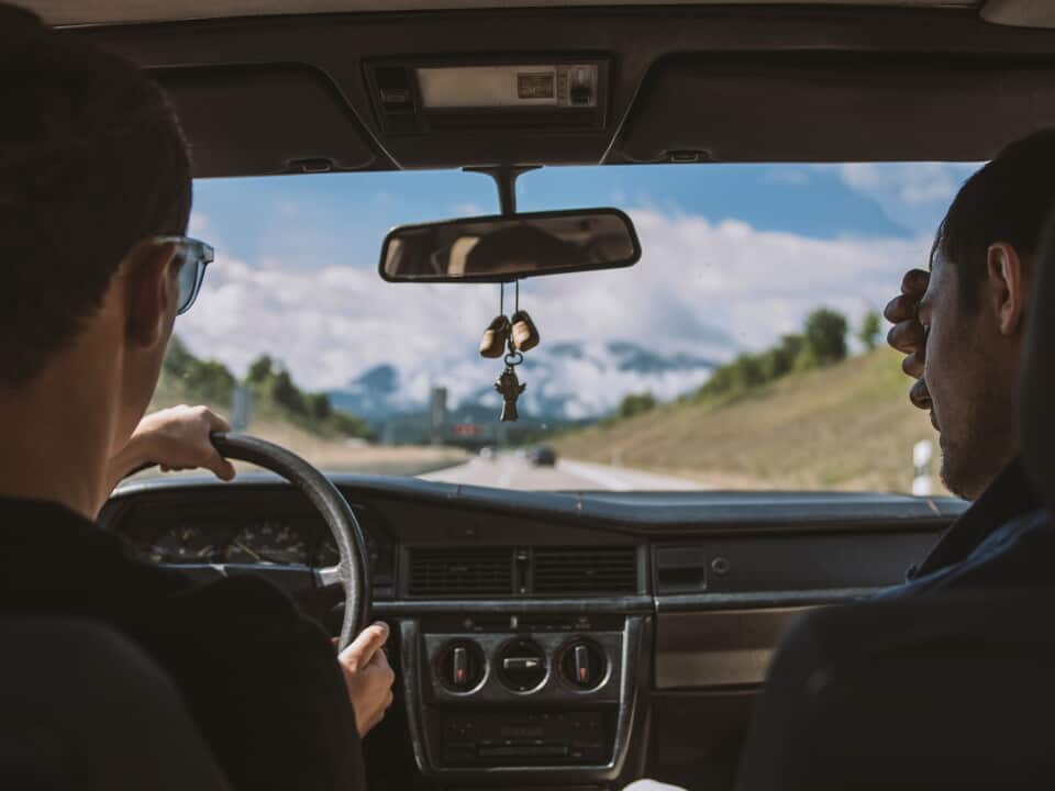 driving-2681097_1920.jpg