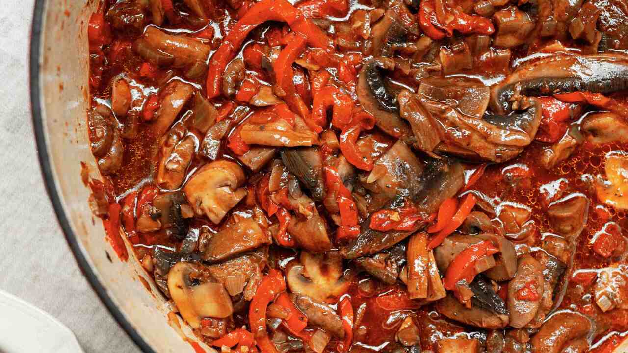 Mushroom and capsicum goulash
