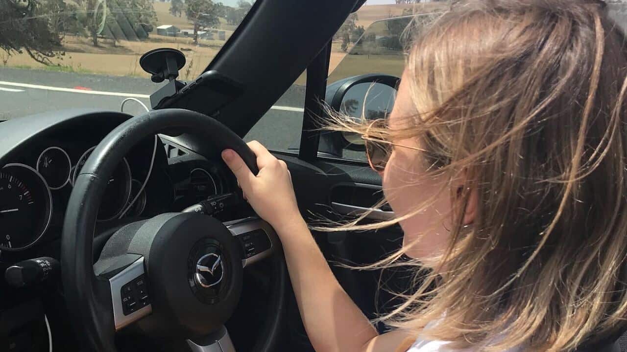 Peer to peer car sharing service