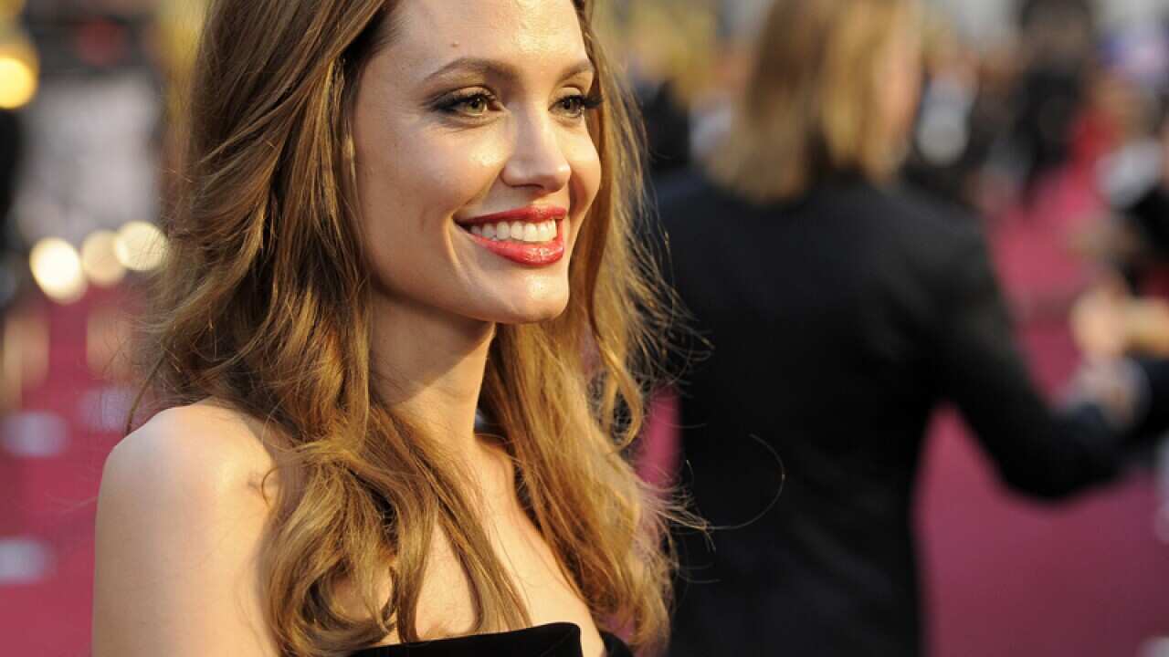 Jolie aunt dies of breast cancer