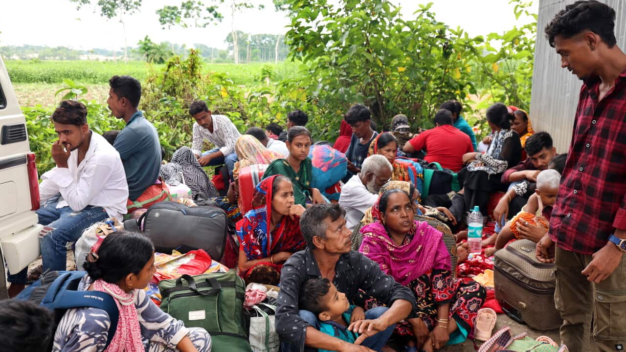 Bangladeshi migrants gather at border amid West Bengal deportation drive