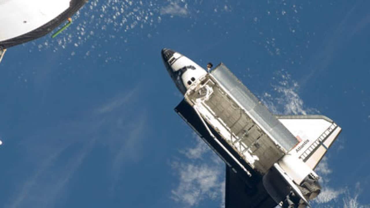 space_shuttle_atlantis_091126_b_aap_1698107251